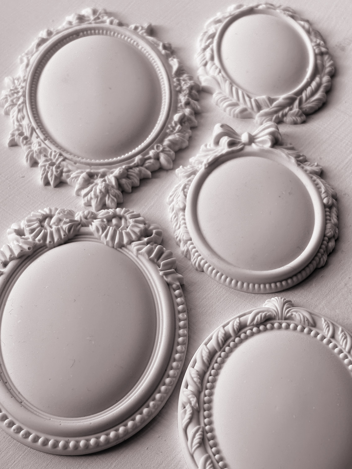 Vintage Brooches 6 x 10 IOD Mould - Image 2